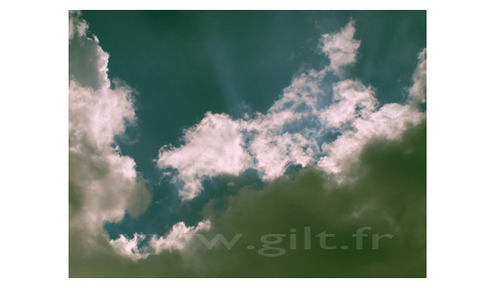 Nuages - Blanc et gris sur ciel bleu foncé Gilt Paysage Ciel réf.: CN02